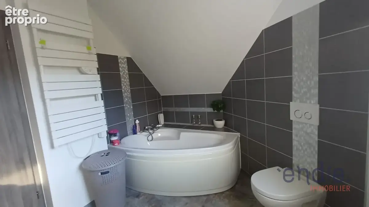 Wittelsheim  maison 160 m² en lisière de forêt  piscine, jacuzzi & 2 garages indépendants - photo 14