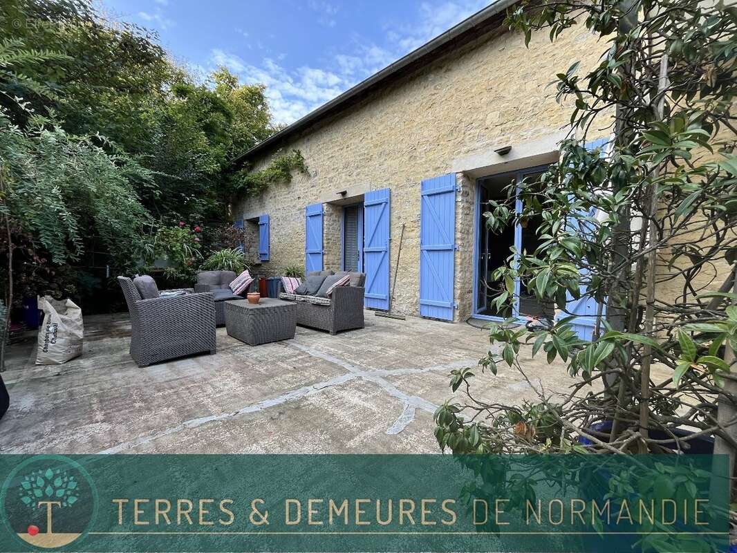 Maison à MEZIDON-CANON