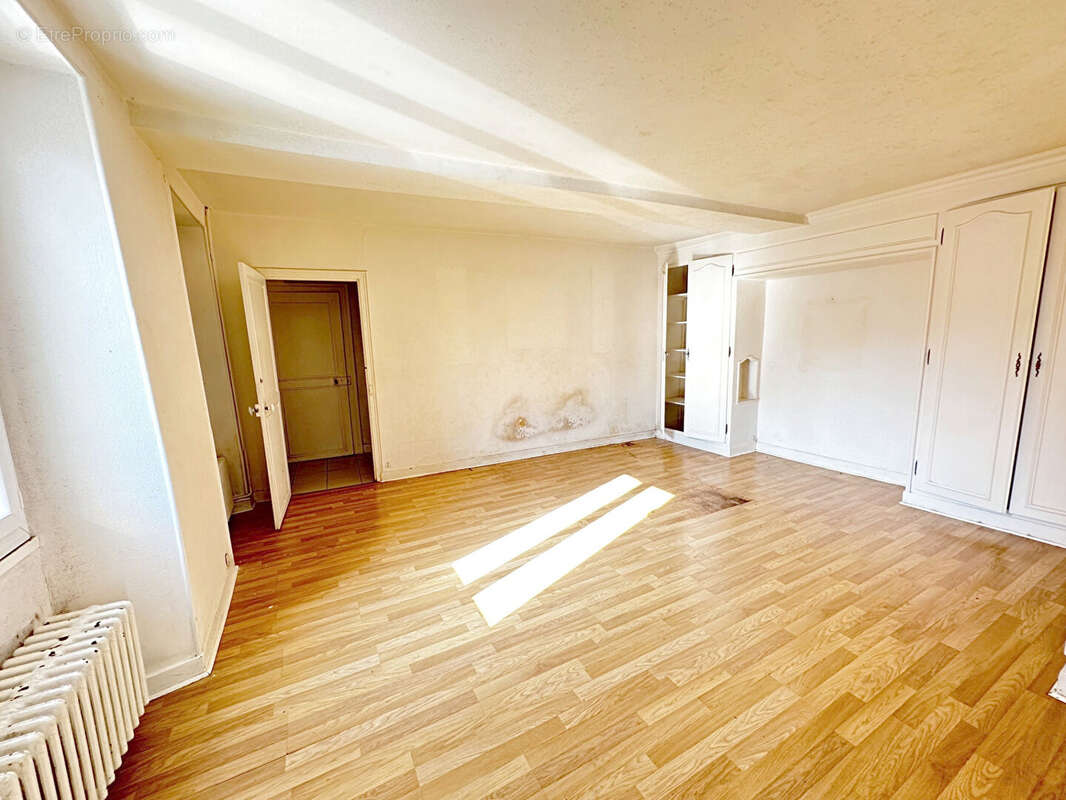 Appartement à HOUDAN