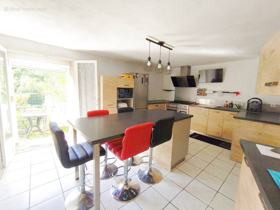 Maison à DECAZEVILLE