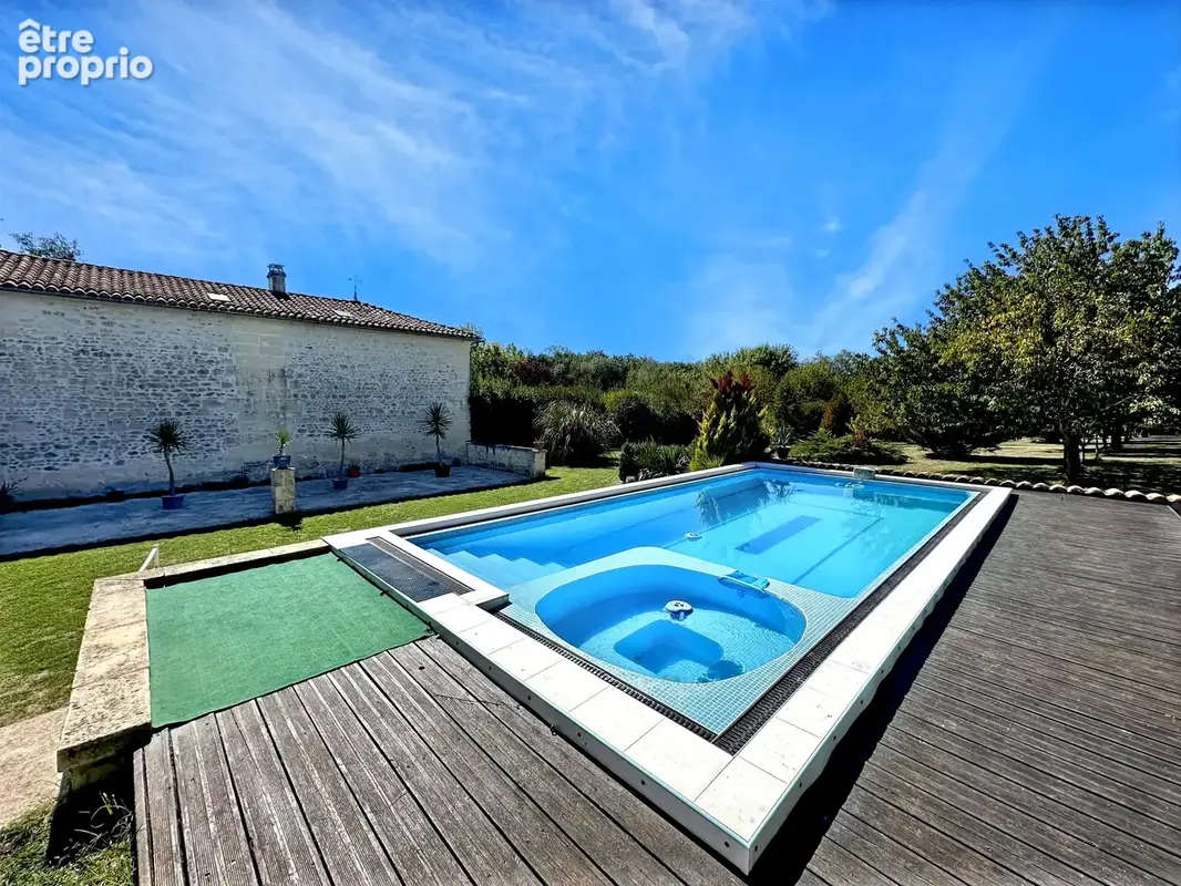 Propriété du 19e - deux logements indépendants - piscine et terrain de 1,1 ha – estuaire de la gironde. - photo 17