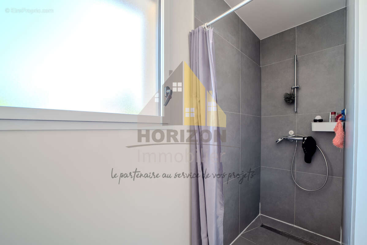 Maison à MESSIA-SUR-SORNE