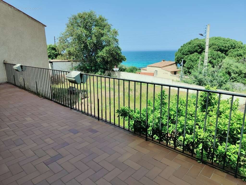 Rare : Villa type 6 à proximité des plages - photo 3