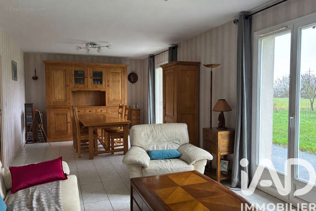 Maison 124 m² à Villeperdue  - photo 5