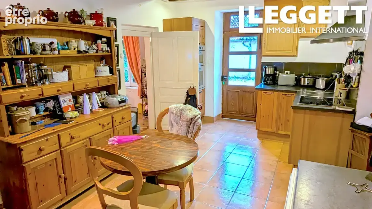 Belle maison de campagne avec écuries, granges et plus 4595 m² de terrain, dans un hameau accueillant - photo 4