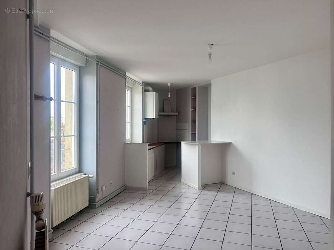 NEVERS - Proche gare - Immeuble 4 appartements - photo 2