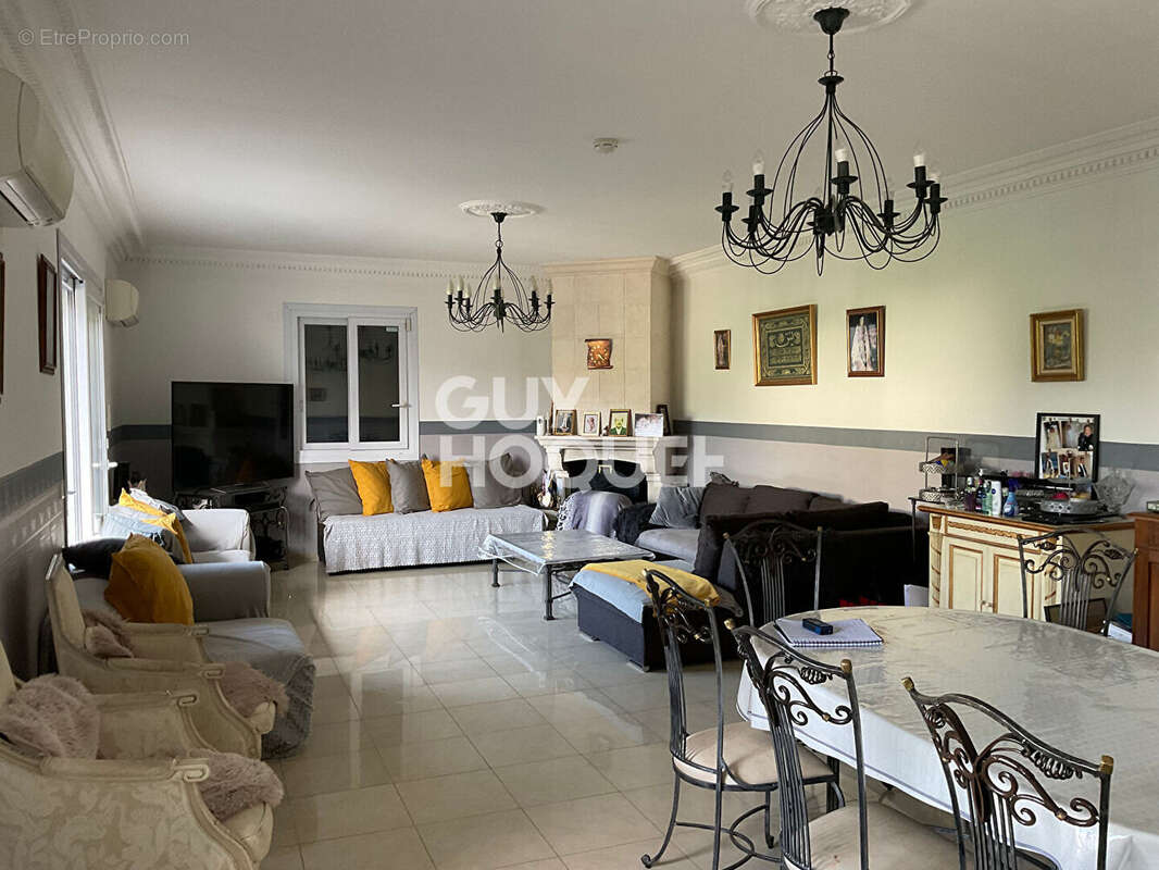 Maison à LE BLANC-MESNIL