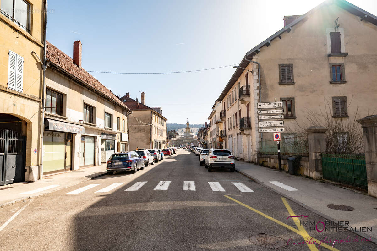 Pontarlier - centre ville : appartement de type 4 avec cave et garage - photo 15