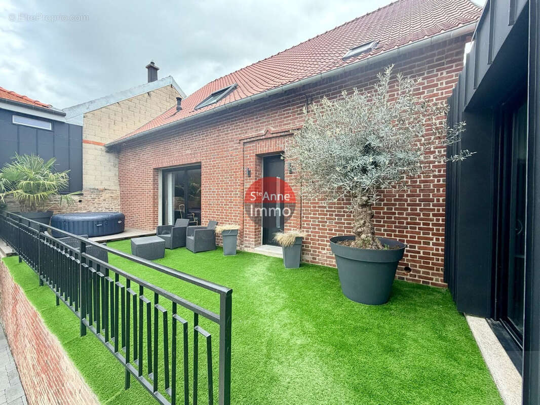 Amiens - maison - 210 m2 - 5 chambres - jardin - garages - photo 2