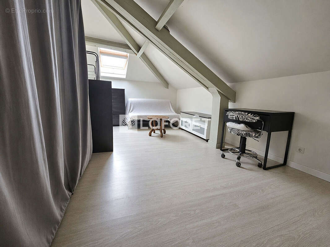 Appartement à MOUY