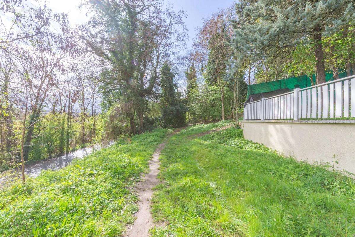 Appartement à CORBEIL-ESSONNES