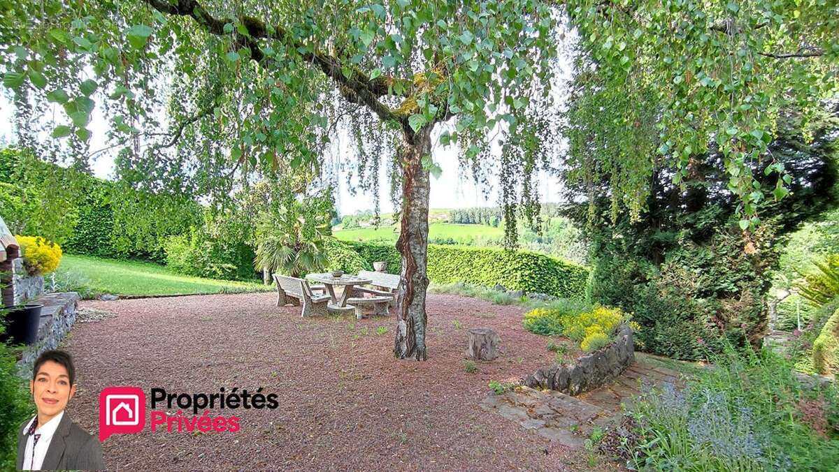 THIZY-LES-BOURGS (69240)  Maison individuelle 223 m² habitables, terrain 2000 m², 4 chambres, garages, annexes - photo 16