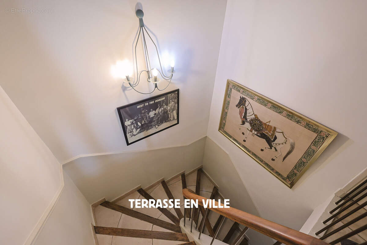 Toulon - mourillon - maison 1900 - t5 - 140m2  - double garage - piscine - 1 200 000€ - photo 8