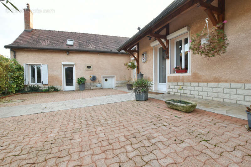 Maison à FLAGEY-ECHEZEAUX