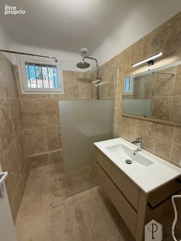Maison rénovée T5 plain pied Eguilles Sud - photo 7