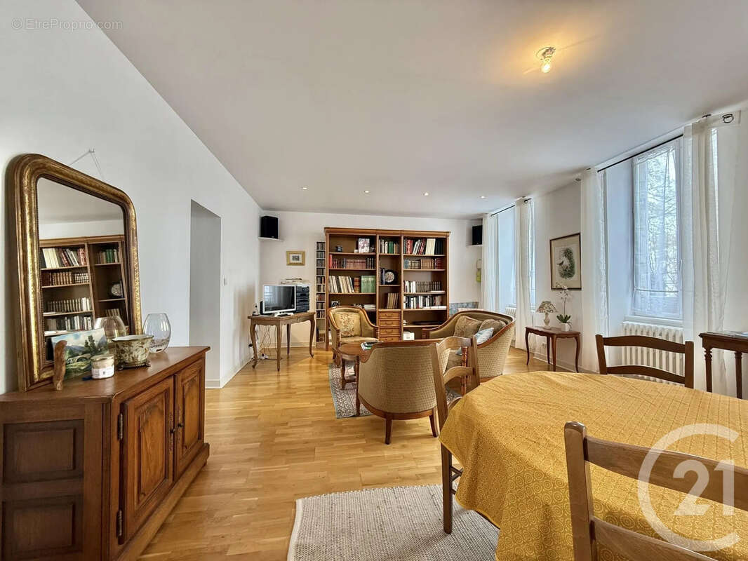 Appartement à MOULINS