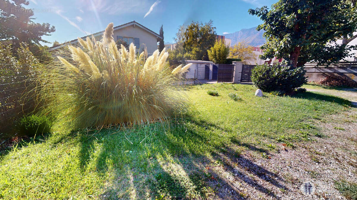 Maison à ECHIROLLES