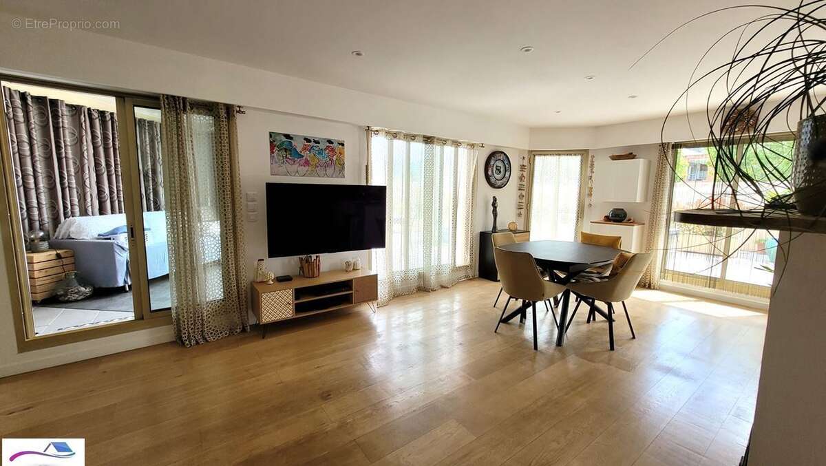 Appartement 80 m² à Mandelieu-La-Napoule  - photo 5
