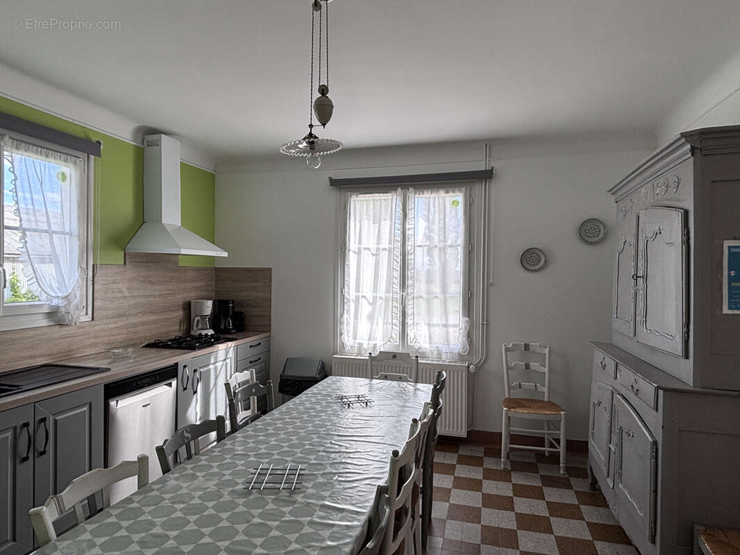 Maison à MONTREUIL-LA-CAMBE