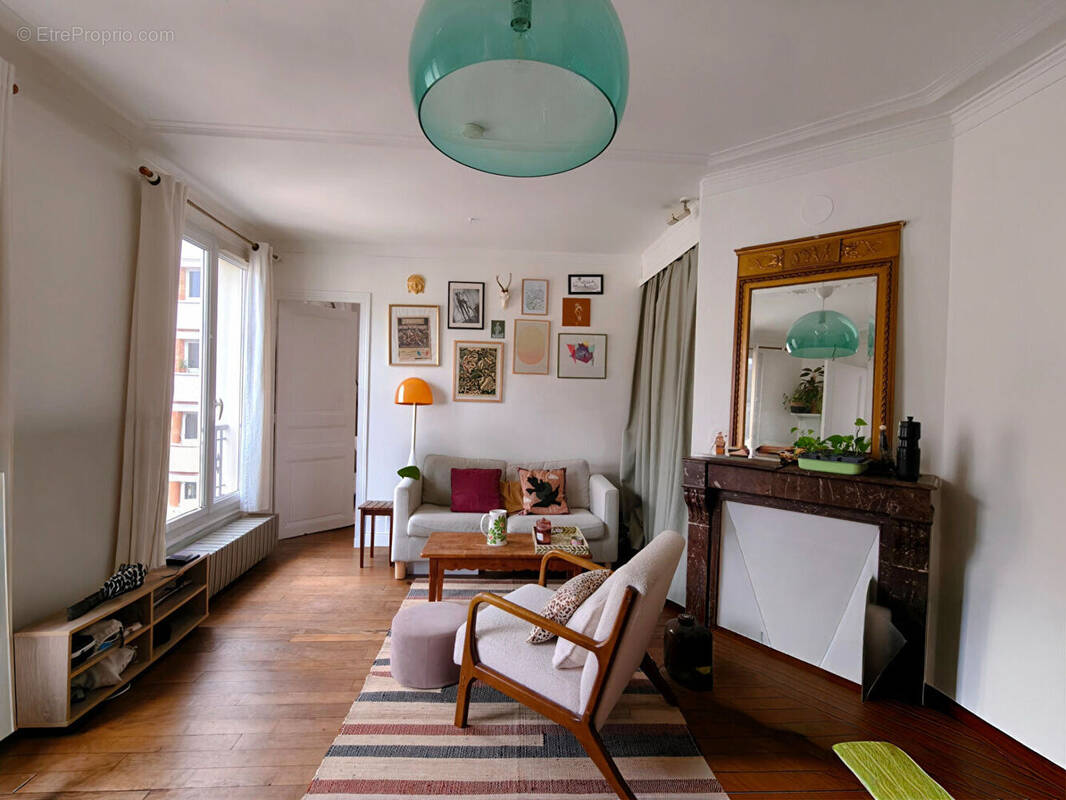 Appartement à PARIS-11E