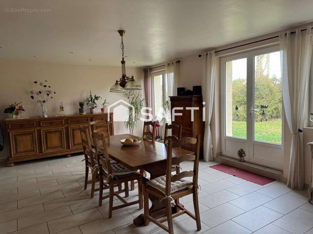 Photo 4 - Maison à MAIGNELAY-MONTIGNY