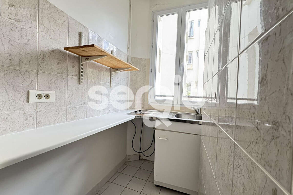 Appartement à PARIS-14E