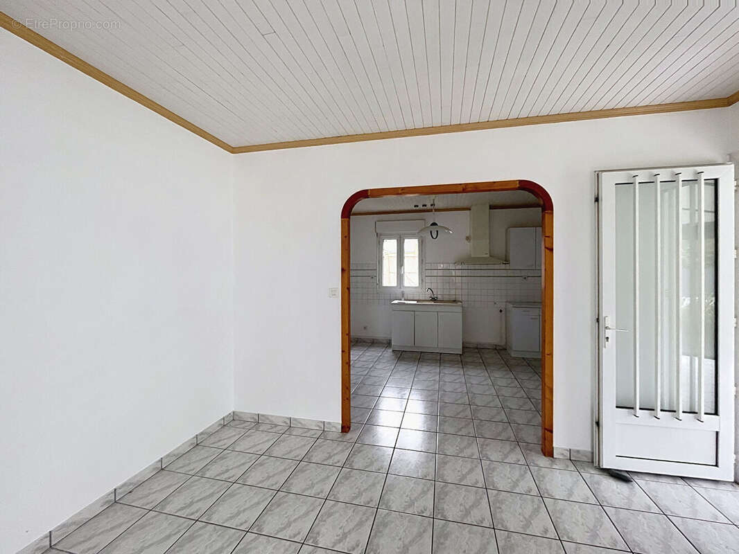 Maison à BAINS-SUR-OUST