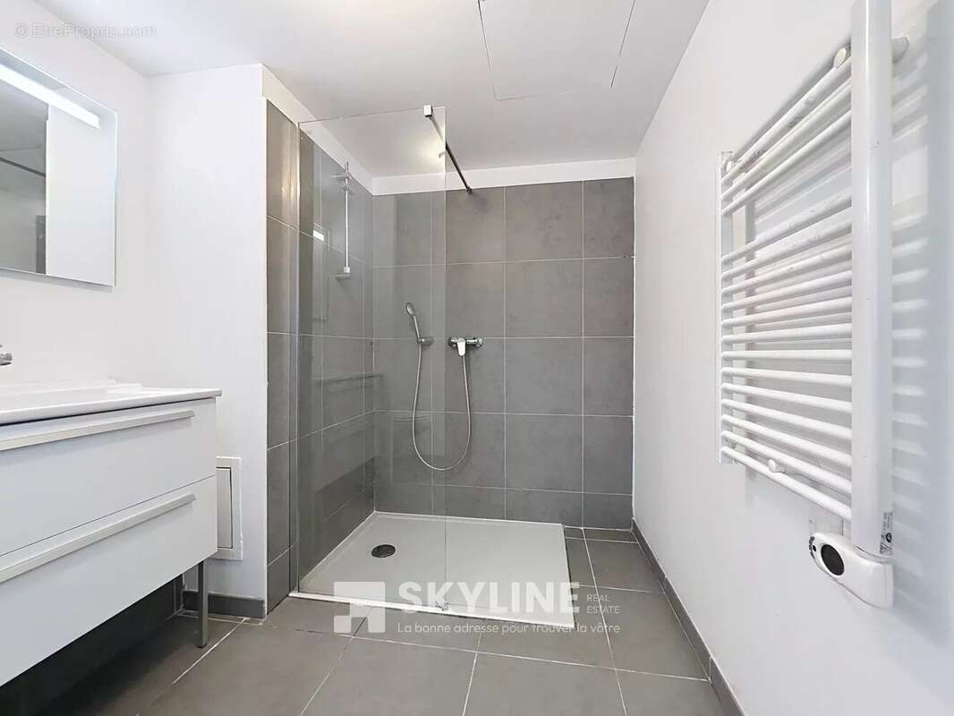 Appartement à MARSEILLE-3E