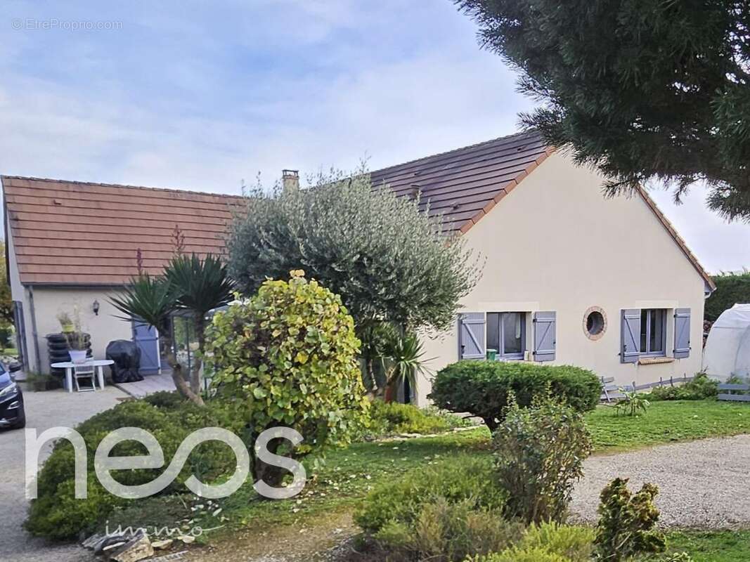 Maison à FARGES-EN-SEPTAINE