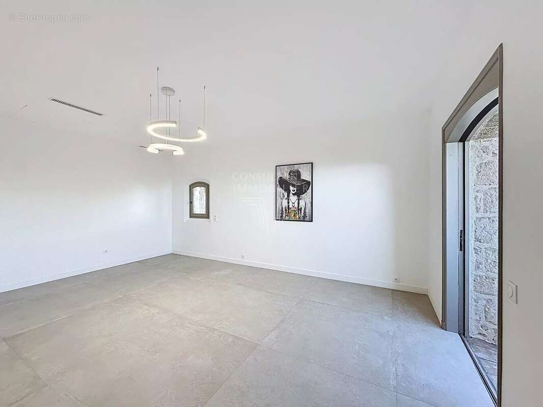 Maison à MANDELIEU-LA-NAPOULE