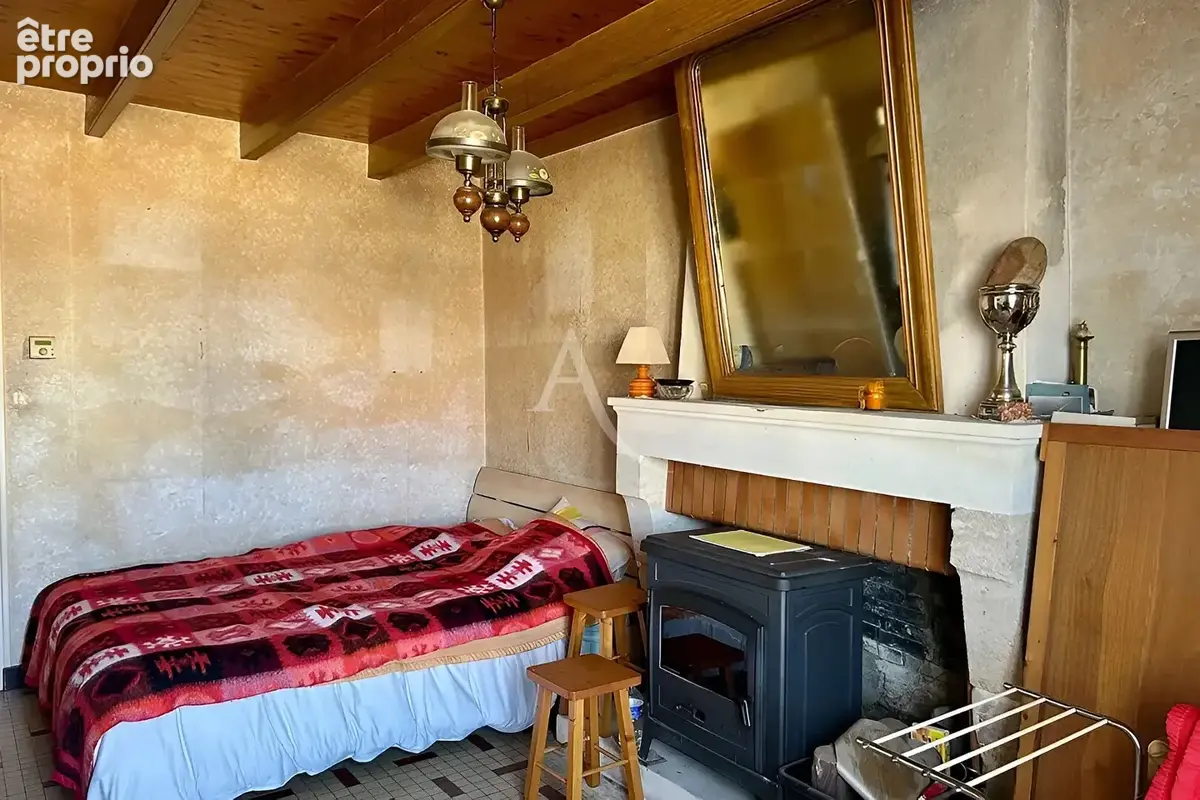 Charmante maison en pierre avec garage et terrain constructible - Proche La Rochelle. - photo 3
