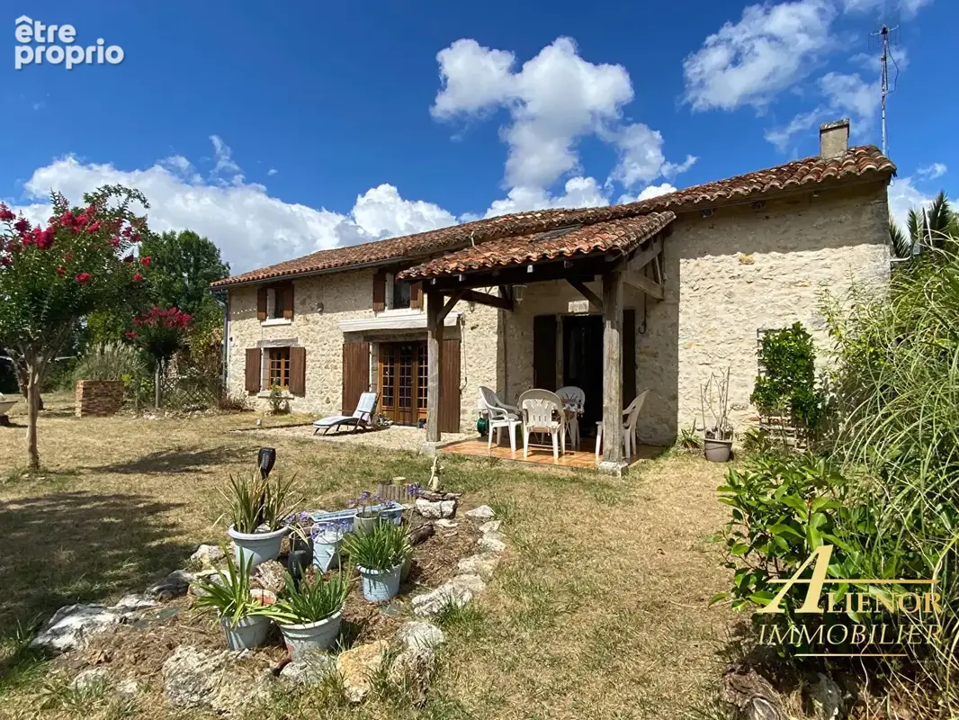 Propriété pierre avec gîte et dépendances - proche Brantôme, Quinsac 24530, - photo 5