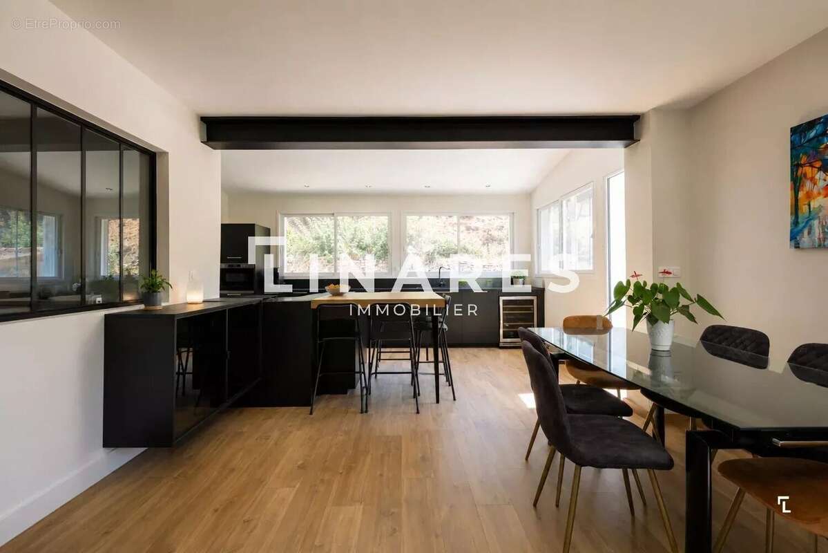 LA DOUCEUR - Villa T5 de 137m² - Piscine - Garage de 20m² - Terrain de 498m² - 13011 PARC DES 7 COLLINES - photo 4
