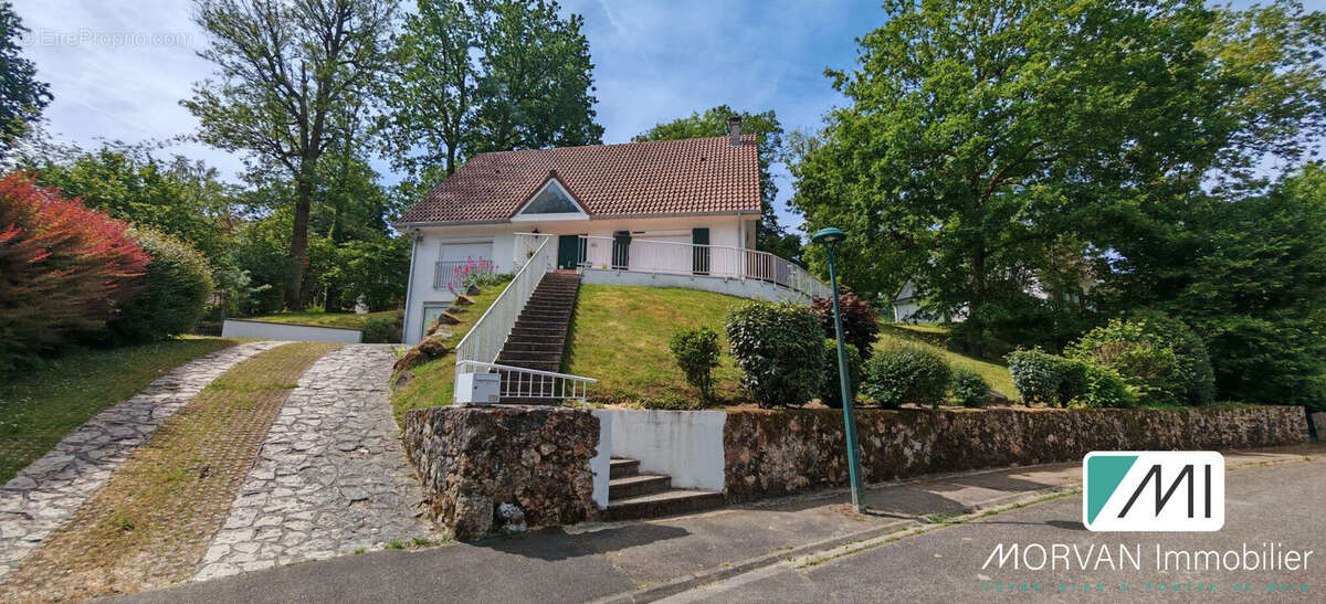 Maison à LES ESSARTS-LE-ROI