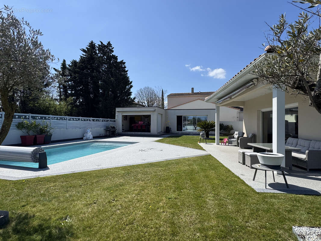 Maison à MONTBOUCHER-SUR-JABRON