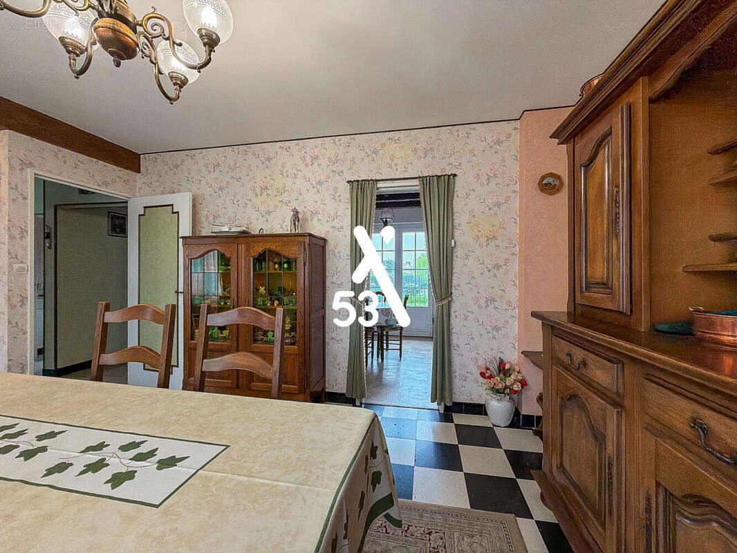 Maison à SAINT-MARTIN-AU-LAERT