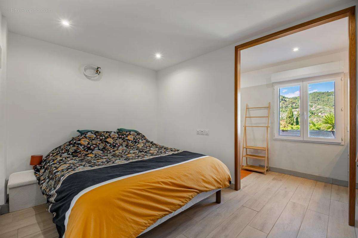 Maison de 6 pièces de 139 m² à Saint-Blaise - photo 13
