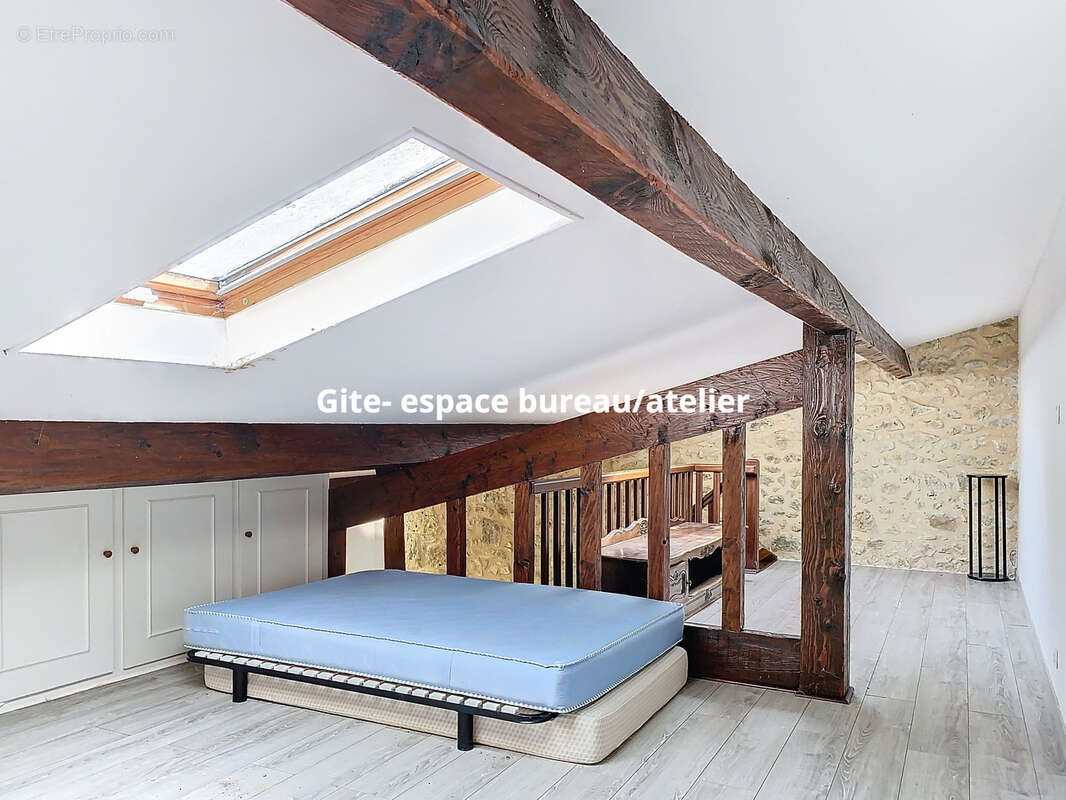 Maison à CASTERA-VERDUZAN