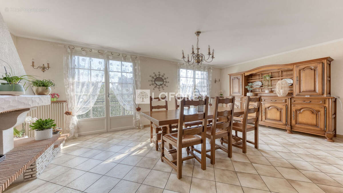 Maison à ROISSY-EN-BRIE