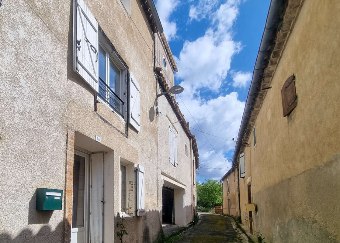 Maison de village de 4 chambres avec garage et grande terrasse offrant une vue panoramique sur les vignes - photo 9