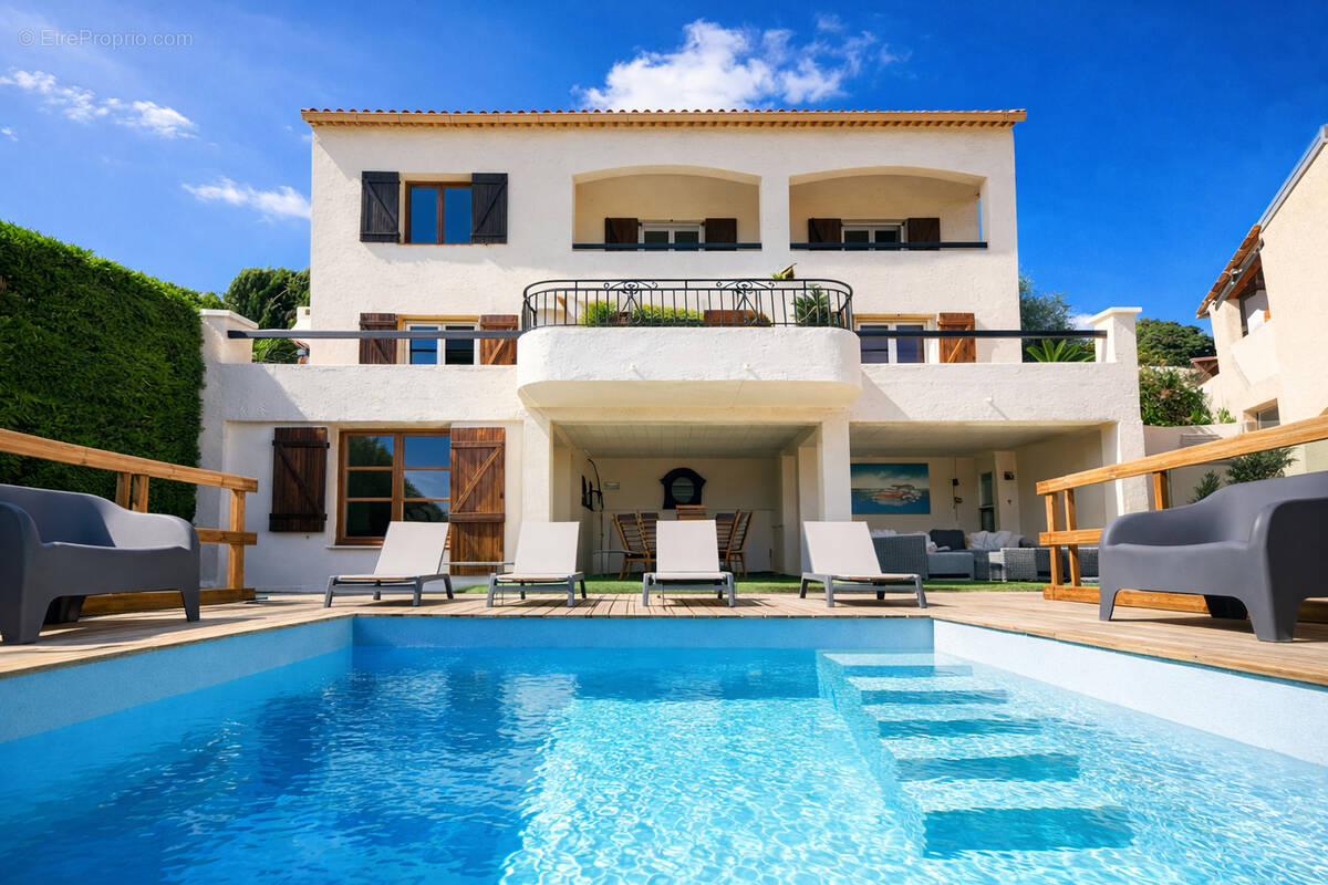 Maison à MANDELIEU-LA-NAPOULE