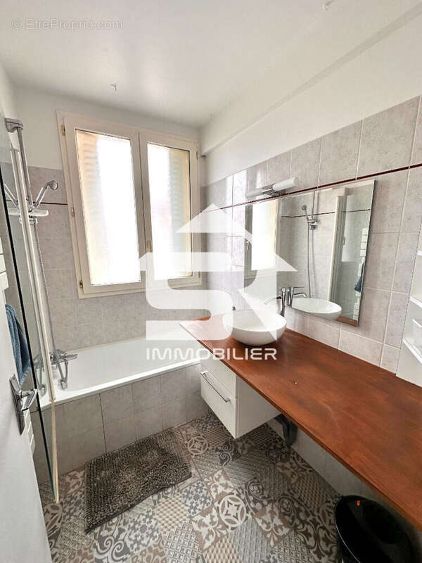 Appartement à FONTENAY-SOUS-BOIS