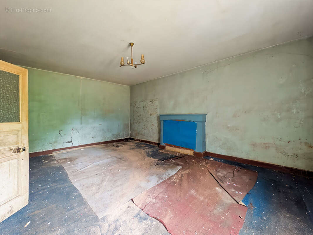 Longère en pierre à rénover à Saint-Aubin-d'Aubigné 60m² - photo 8