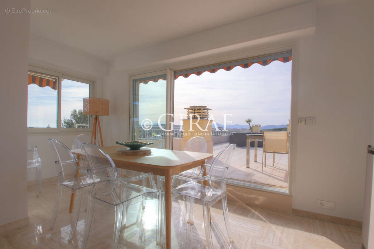Appartement à LE CANNET