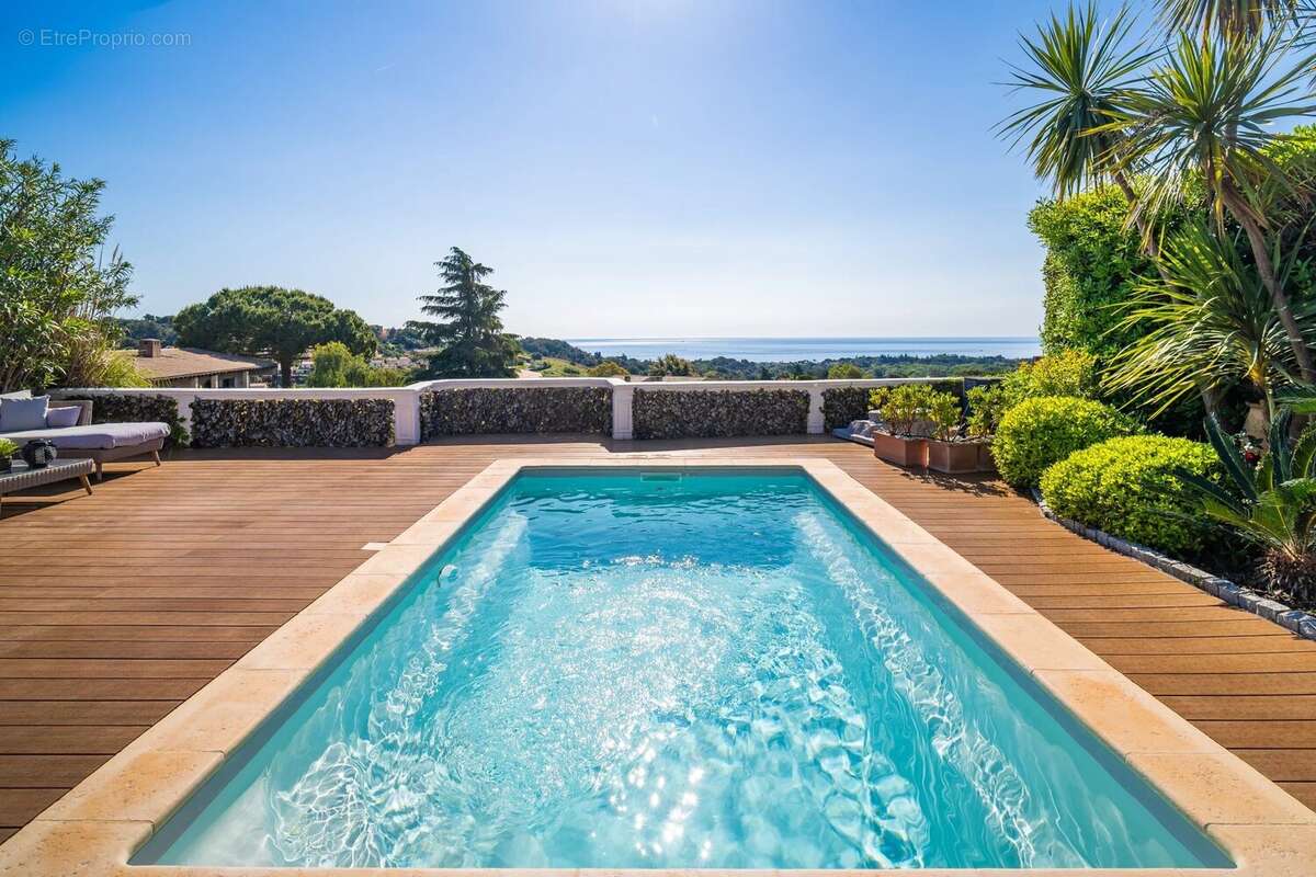 Maison à VILLENEUVE-LOUBET