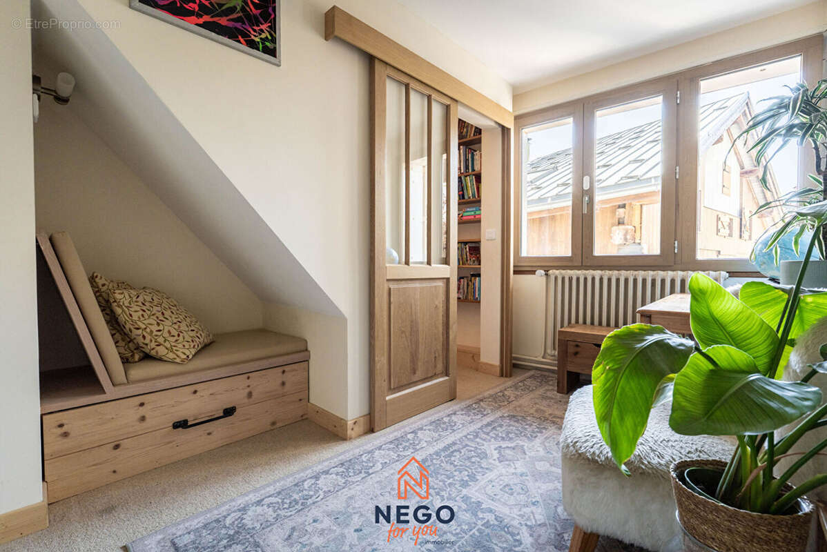 À Vendre - Maison de village 7 pièces - 130 m²  - Tincave - photo 10