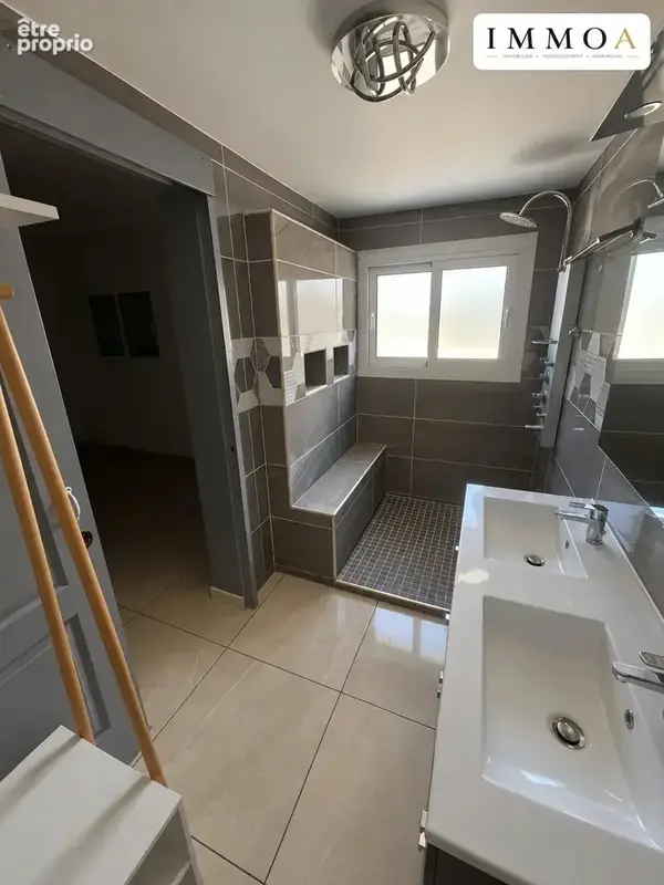 À vendre – Spacieuse maison familiale avec piscine à Bras-Panon ( 97412) - photo 7