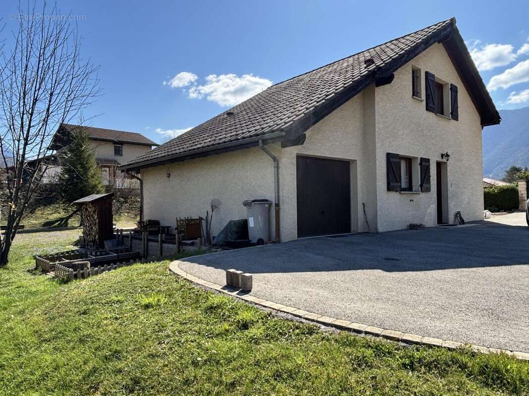 Maison à NOTRE-DAME-DE-MESAGE