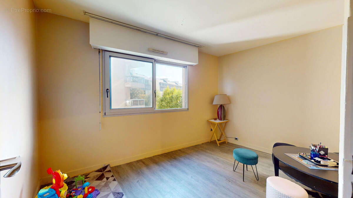 Appartement à PARIS-19E