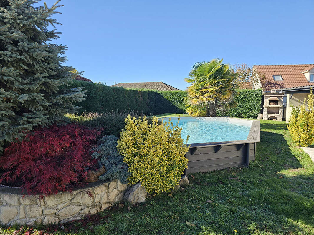 Maison à SAINT-ETIENNE-DE-SAINT-GEOIRS